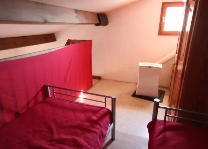 Willa Jolie Maison D'angle, Pour 4 Couchages, Terrasse, Piscine Commune A 400m De Lrjp134