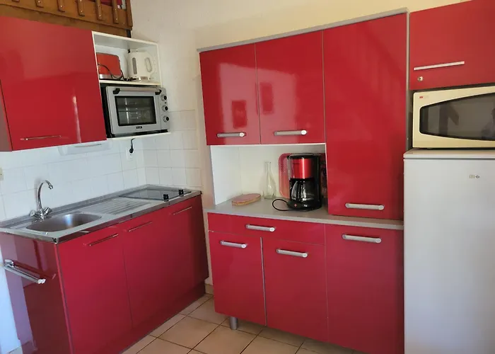 Jolie Maison D'angle, Pour 4 Couchages, Terrasse, Piscine Commune A 400m De Lrjp134 Portiragnes