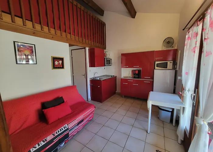 Jolie Maison D'angle, Pour 4 Couchages, Terrasse, Piscine Commune A 400m De Lrjp134 * Portiragnes