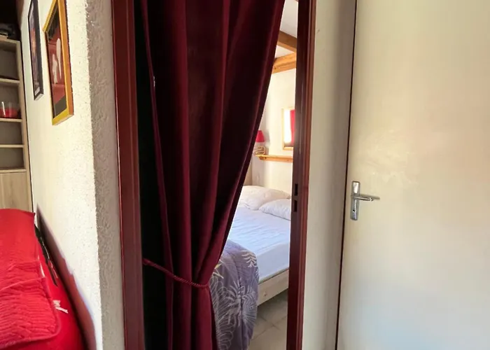 Jolie Maison D'angle, Pour 4 Couchages, Terrasse, Piscine Commune A 400m De Lrjp134