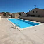 Villa Jolie Maison D'angle, Pour 4 Couchages, Terrasse, Piscine Commune A 400m De Lrjp134 *