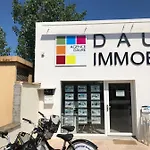 Jolie Maison D'angle, Pour 4 Couchages, Terrasse, Piscine Commune A 400m De Lrjp134
