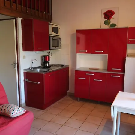 Jolie Maison D'angle: Beachside Retreat With Shared Pool * Portiragnes