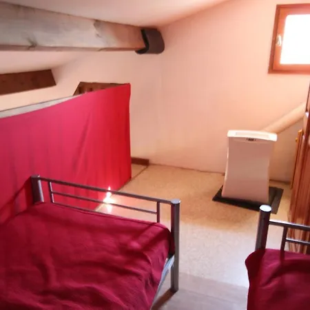 ヴィラ Jolie Maison D'angle, Pour 4 Couchages, Terrasse, Piscine Commune A 400m De Lrjp134
