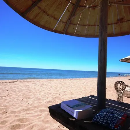 Jolie Maison D'angle: Beachside Retreat With Shared Pool * Portiragnes
