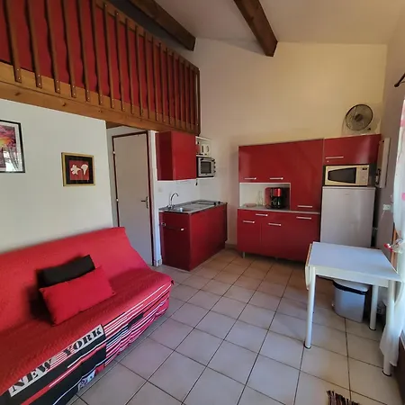 Jolie Maison D'angle, Pour 4 Couchages, Terrasse, Piscine Commune A 400m De Lrjp134 * Portiragnes